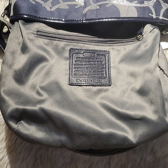 Optic Coach Navy Blue and Silver Cossbody - Picture 7 of 8